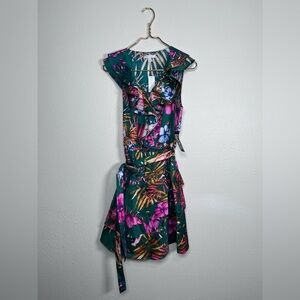 New York & Company Green Floral Ruffle Wrap Mini Dress size medium NWT